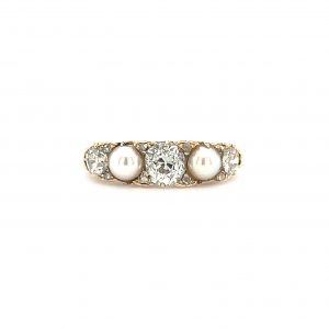 "Pearls & Diamonds" - Antiker Ring mit Perlen und Diamanten