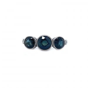 "Blaue Trilogie" - Antiker Ring mit Saphiren