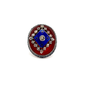 "Imposantes Accessoire" - Karneol Ring mit Emaille und Diamantrosen