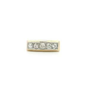 "Sparkling Infinity" - Ring mit Diamanten