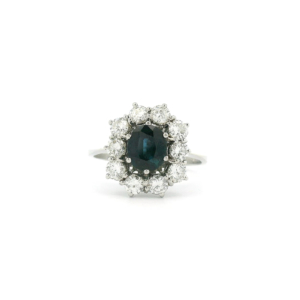 "Funkelndes Mitternachtsblau" - Saphir Ring mit Diamanten