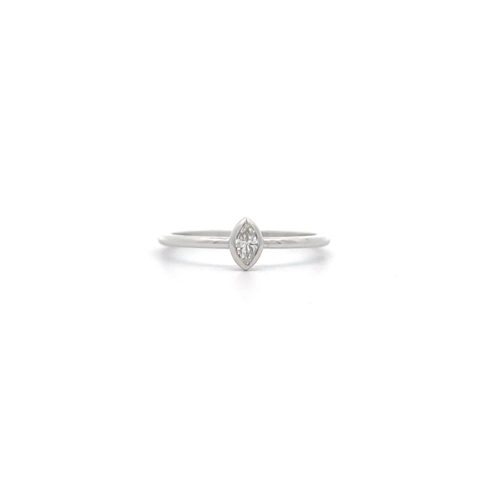 "Marquise" - Filigraner Weißgold Diamantring 0.17 ct.