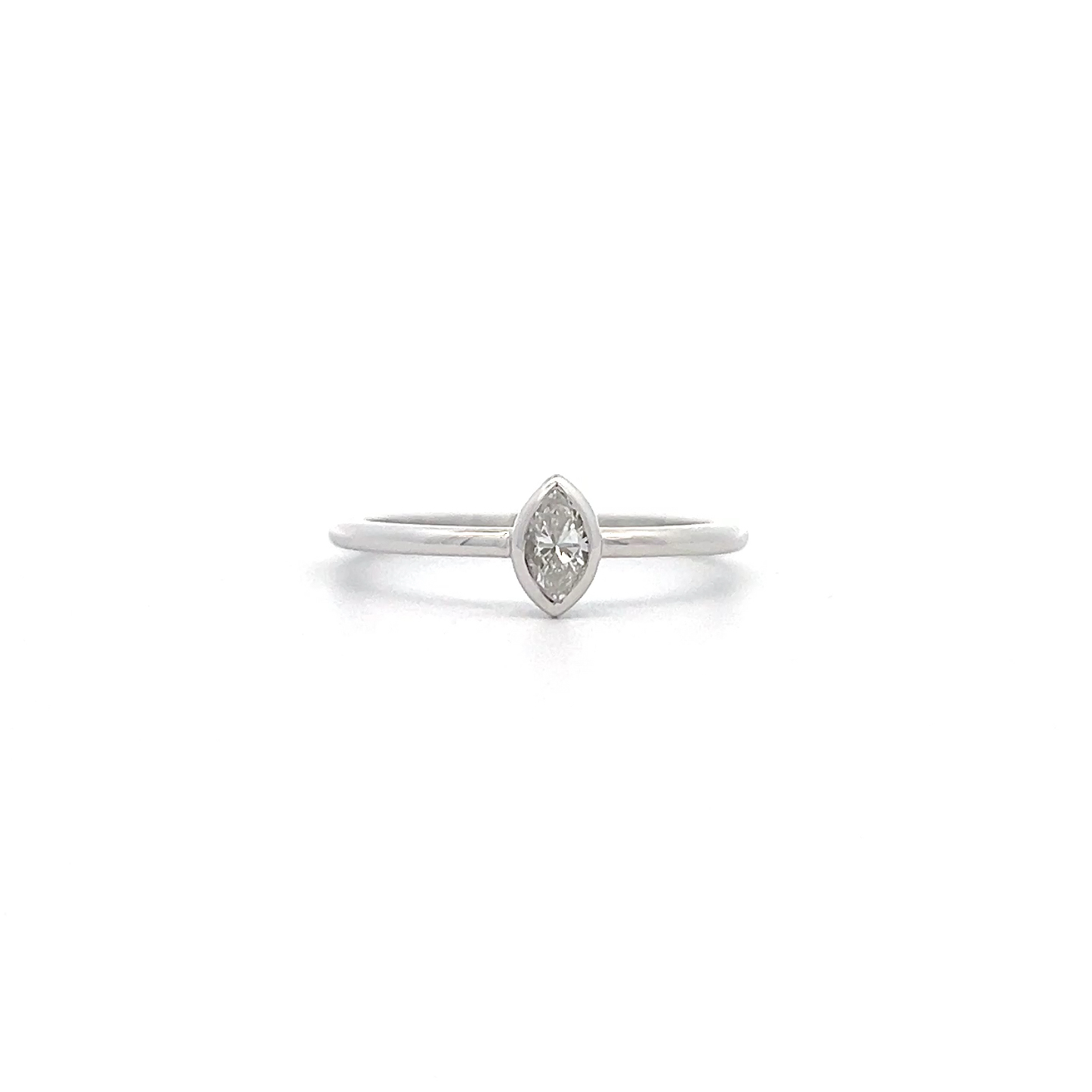 "Marquise" - Filigraner Weißgold Diamantring 0.17 ct.
