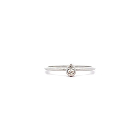 "Pear" - Filigraner Weißgold Diamantring 0.15 ct.
