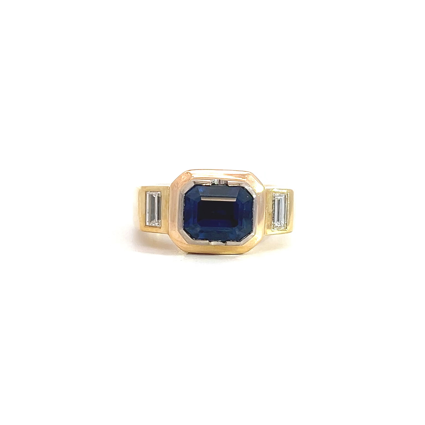 "Ocean Blue" - Saphir Ring 18 Karat Gelbgold