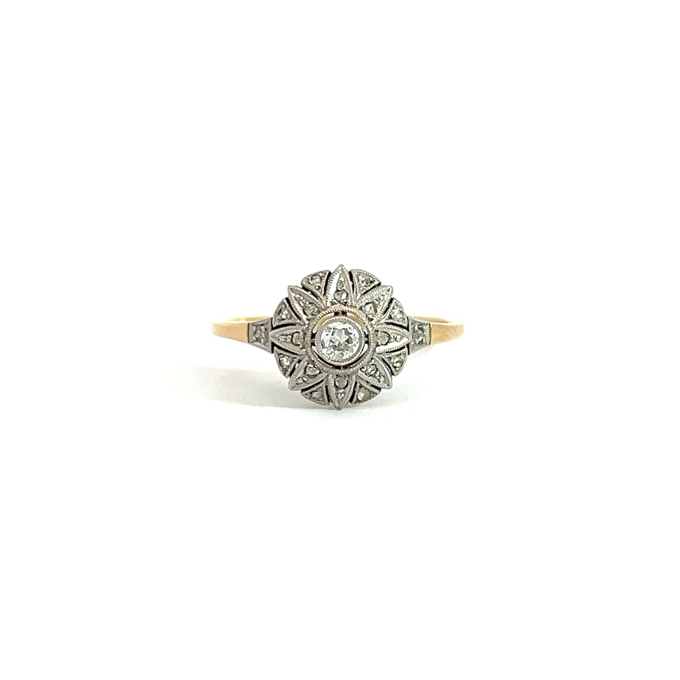 "Feuer und Brillanz" - Schlichter Art Déco Ring 14 Karat Gold