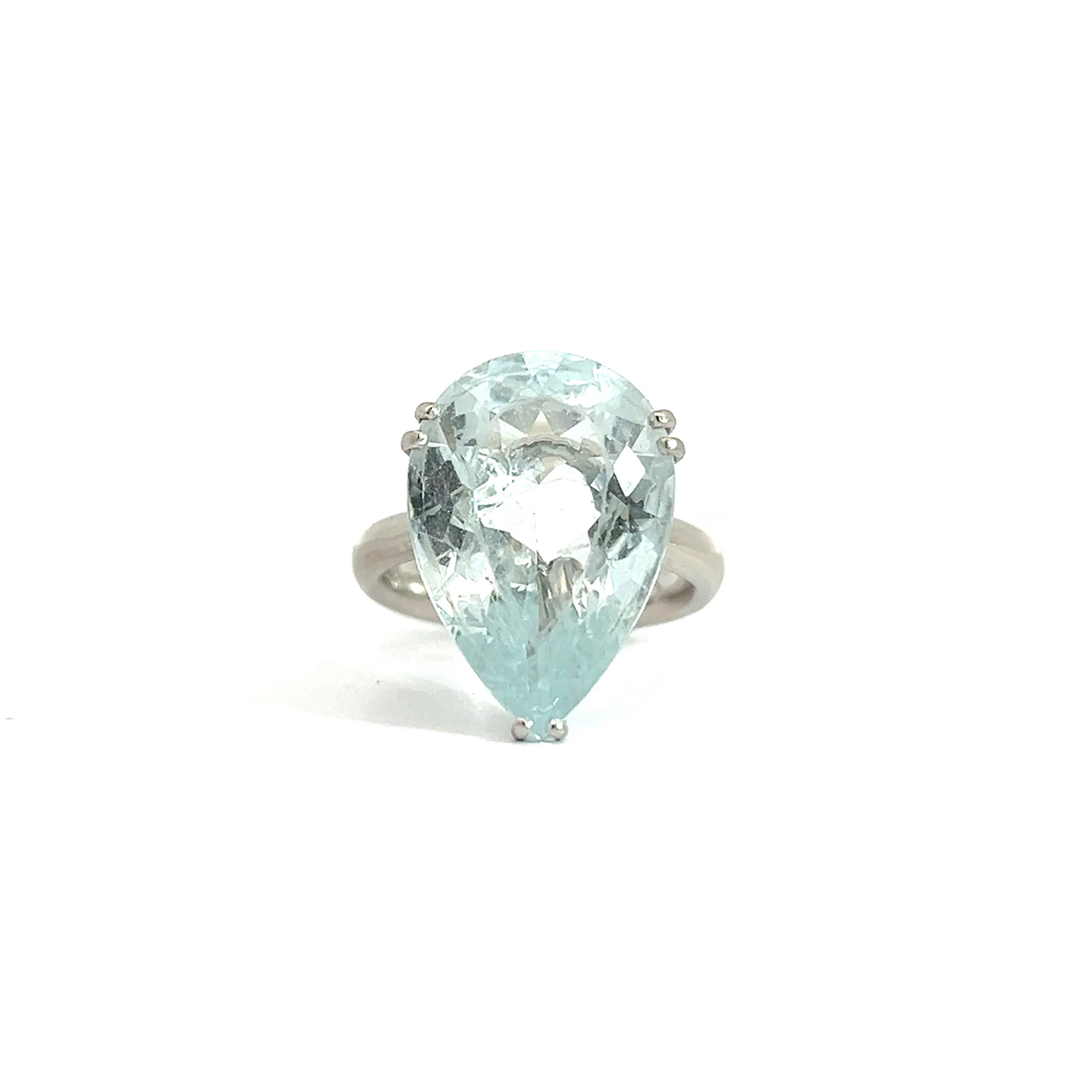 "Eisblaues Versprechen" - 18 Karat Weißgold Aquamarin Ring