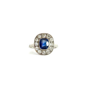 "Historic Saphir" - Entourage Ring in 14 Karat Weißgold