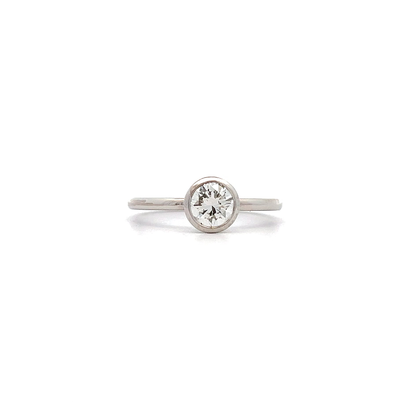 "Funkelnder Solitär" - 18 Karat Weigold Ring