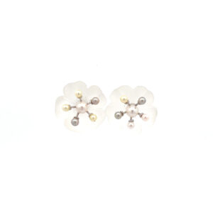 "Fleur de Perle" - Blüten Ohrstecker 14 Karat Weißgold
