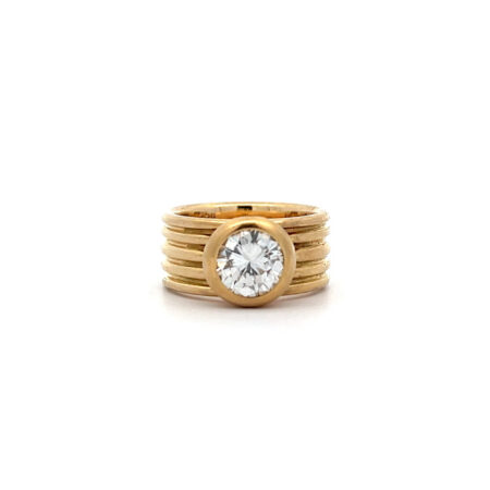 "On Top" - 18 Karat Gelbgold Bandring mit 1.10 ct.