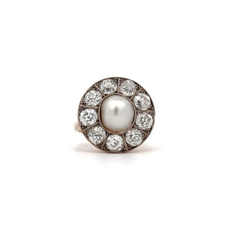 "A Pearl with Diamonds" - Historischer Ring mit Altschliff Diamanten und Perle