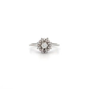 "Petite Fleur" - Zarter 18 Karat Weißgold Ring mit Brillanten