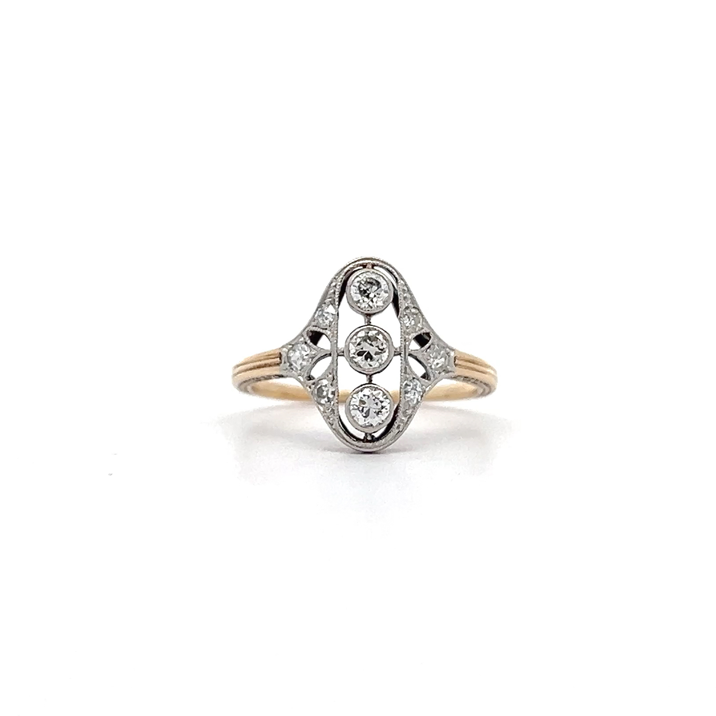 "Art Déco Traum" - Schiffchen Ring 14 Karat Gold platiniert
