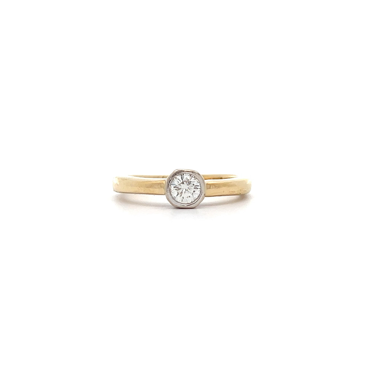 "Goldene Ewigkeit" - 18 Karat Gelbgold Ring mit einem Brillant