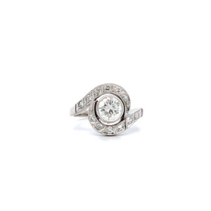 "Geschwungene Eleganz" - Strahlender 14 Karat Weißgold Ring