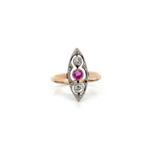 "Color of Love" - Zarter Antiker Ring in 14 Karat Gelbgold