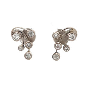"White wave" - 14 Karat Weißgold Ohrstecker mit Diamanten