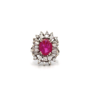 "Rubin Royal" - Vintage Rubin Ring mit Diamanten aus 14 Karat Gold