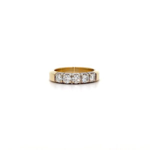"Five Stars" - Moderner funkelnder Ring in 14 Karat Gelbgold