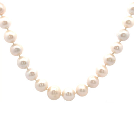 "Just Pearls" - Vintage Perlenkette im Verlauf