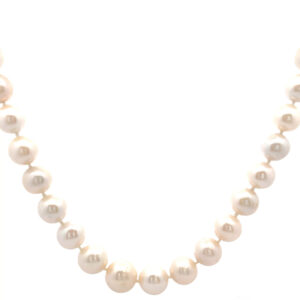 "Just Pearls" - Vintage Perlenkette im Verlauf