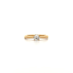 "Antique Soul" - Moderner Ring in 14kt Gelbgold mit Altschliff Diamant 0,39ct