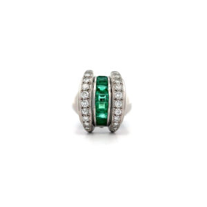 "Emerald Skyline" - Vintage Ring in 18kt Weißgold mit Brillanten & Smaragd