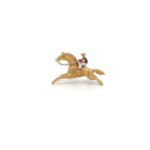 "Equestrian Flight" - Antike Brosche aus 18kt Gelbgold mit Emaille