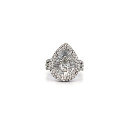 "White Pear" - Moderner 18 Karat Weißgold Ring mit Diamanten
