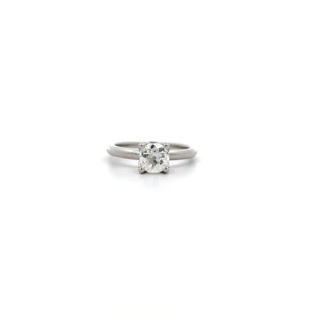 "Heart of Light" - Wunderschöner moderner Ring mit einem Altschliff- Kissen 0.92ct. in 18 Karat Weißgold