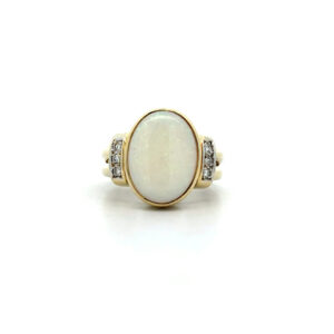 "Opalzauber" - Vintage Ring mit einem Opal in 14 Karat Gelbgold