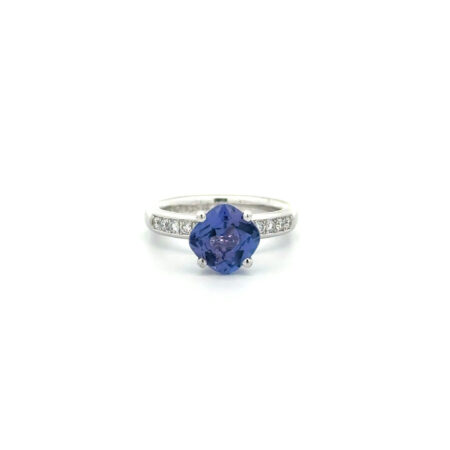"Royal Grace" - Vintage Tansanit Ring in 14 Karat Weißgold
