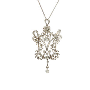 "Rankenzauber" - Antiker Jugendstilanhänger aus Platin um 1900