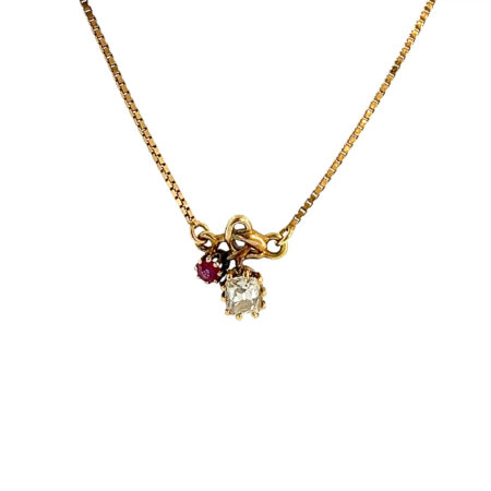 "Gentle Light" - Vintage Collier mit einem Altschliff Cushion in 14 Karat Gelbgold