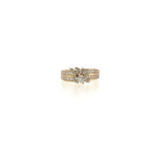 "Sparkling friends" - Moderner Ring in 18kt Gelbgold mit Diamanten