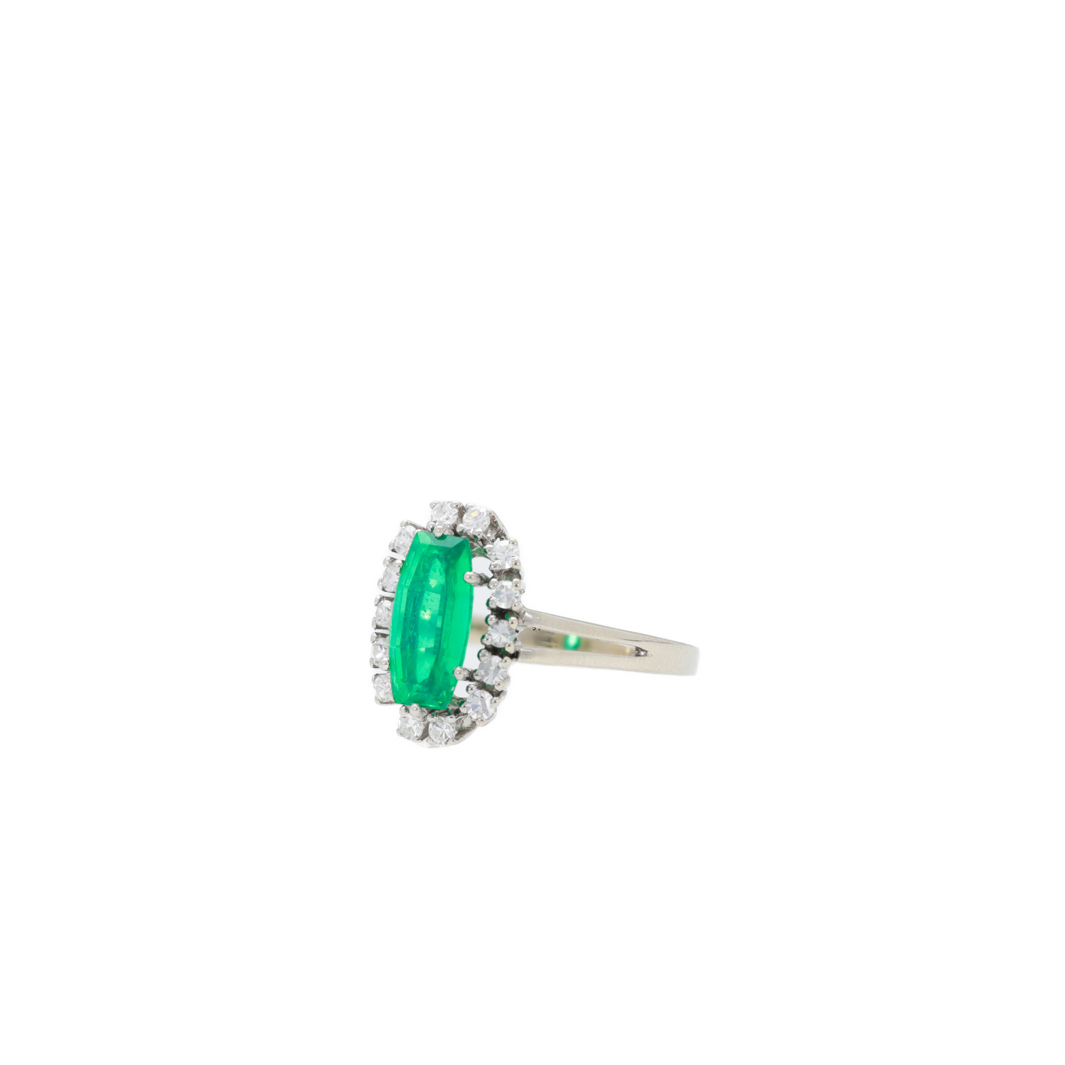 "Green Diamondpool" 14 Karat Ring Weißgold Smaragd mit Diamanten