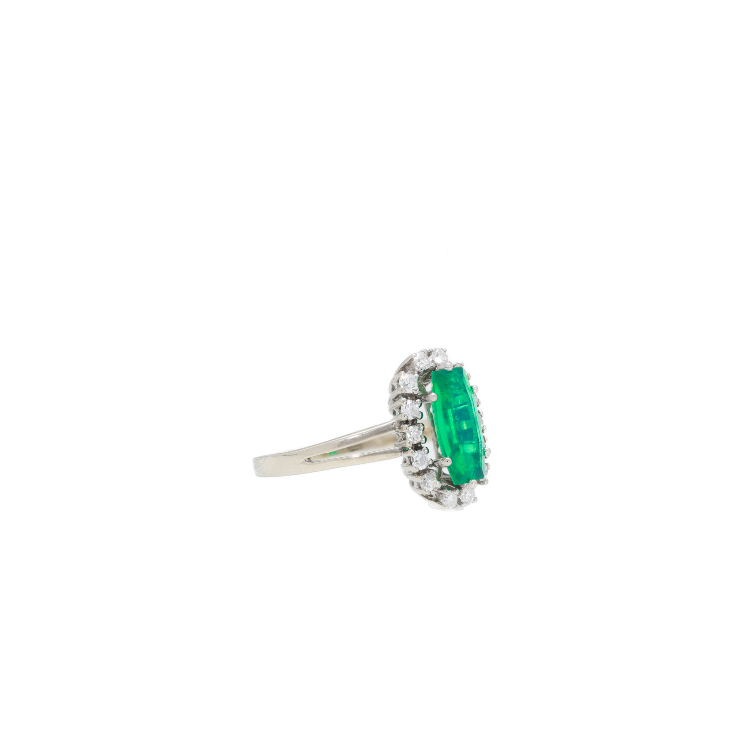 "Green Diamondpool" 14 Karat Ring Weißgold Smaragd mit Diamanten