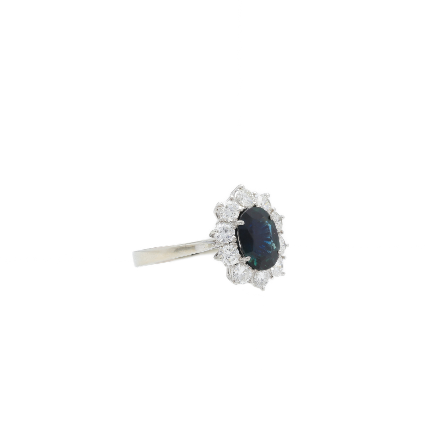 "Dianas Elegant Dream" - 18 Karat Ring Weißgold, Saphire mit Billanten