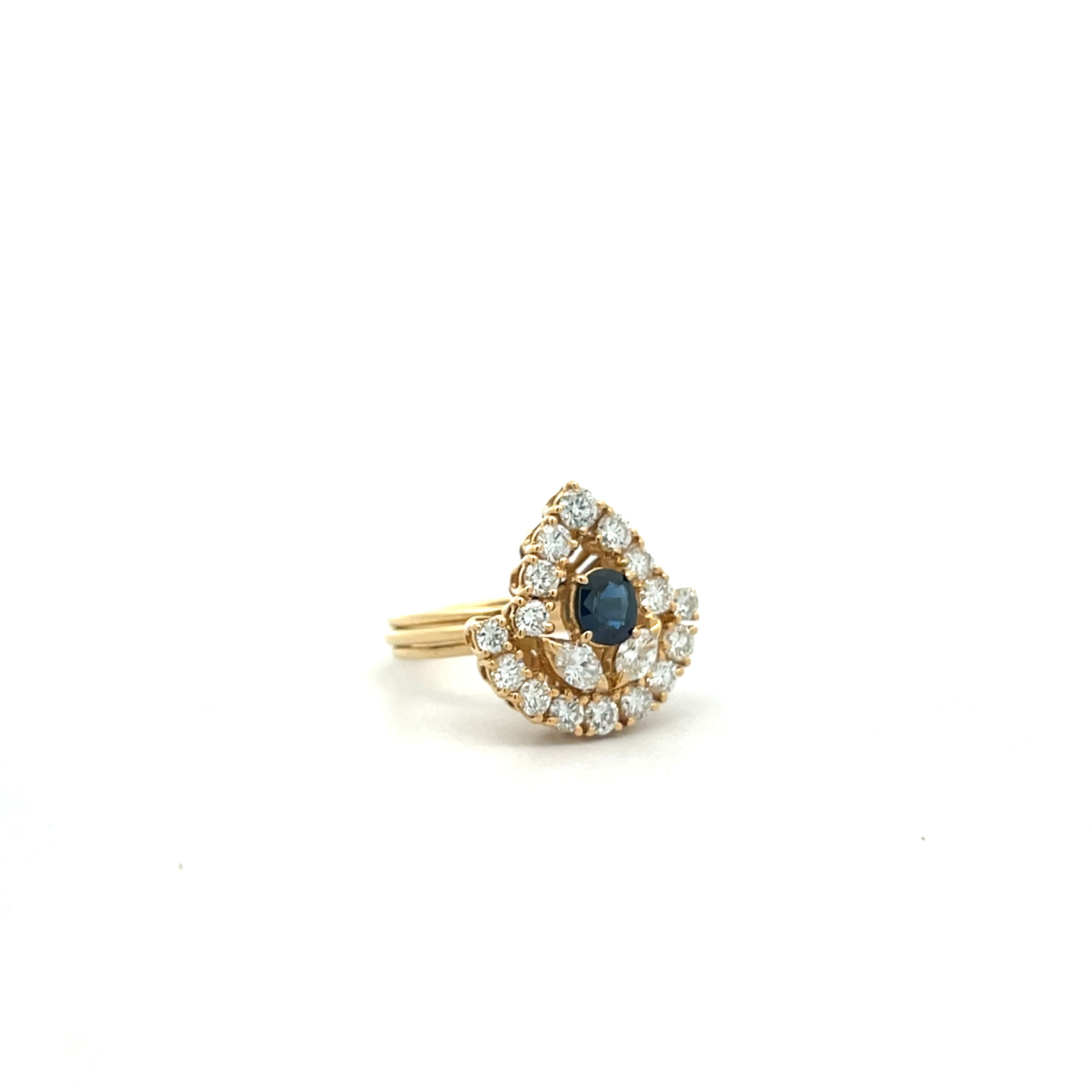 "Königliche Nacht" - Vintage Ring in 18kt Gelbgold mit blauem Saphir & Brillanten