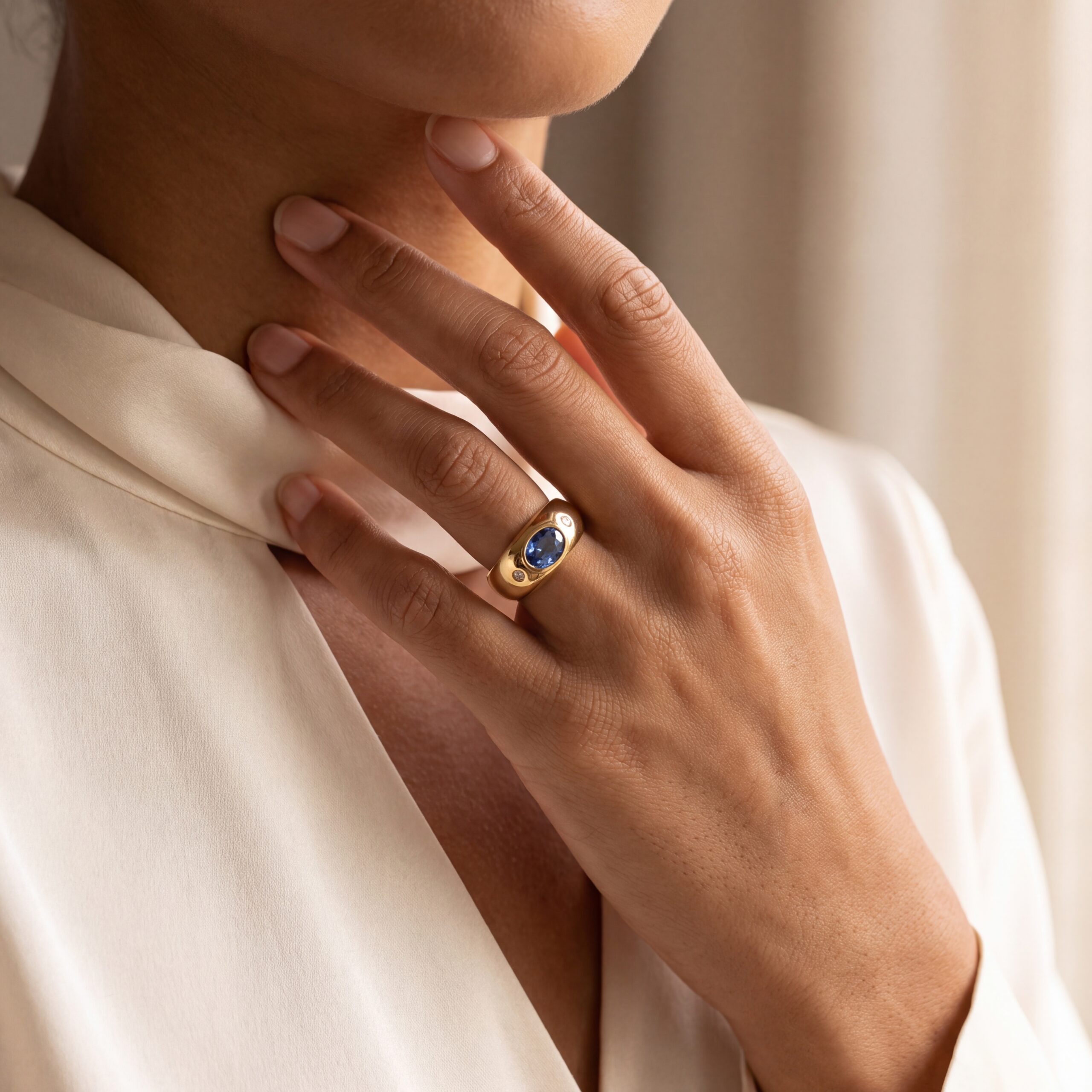 "Das blaue Band" - Vintage Ring mit blauem Saphir & Brillanten in 14kt Gelbgold