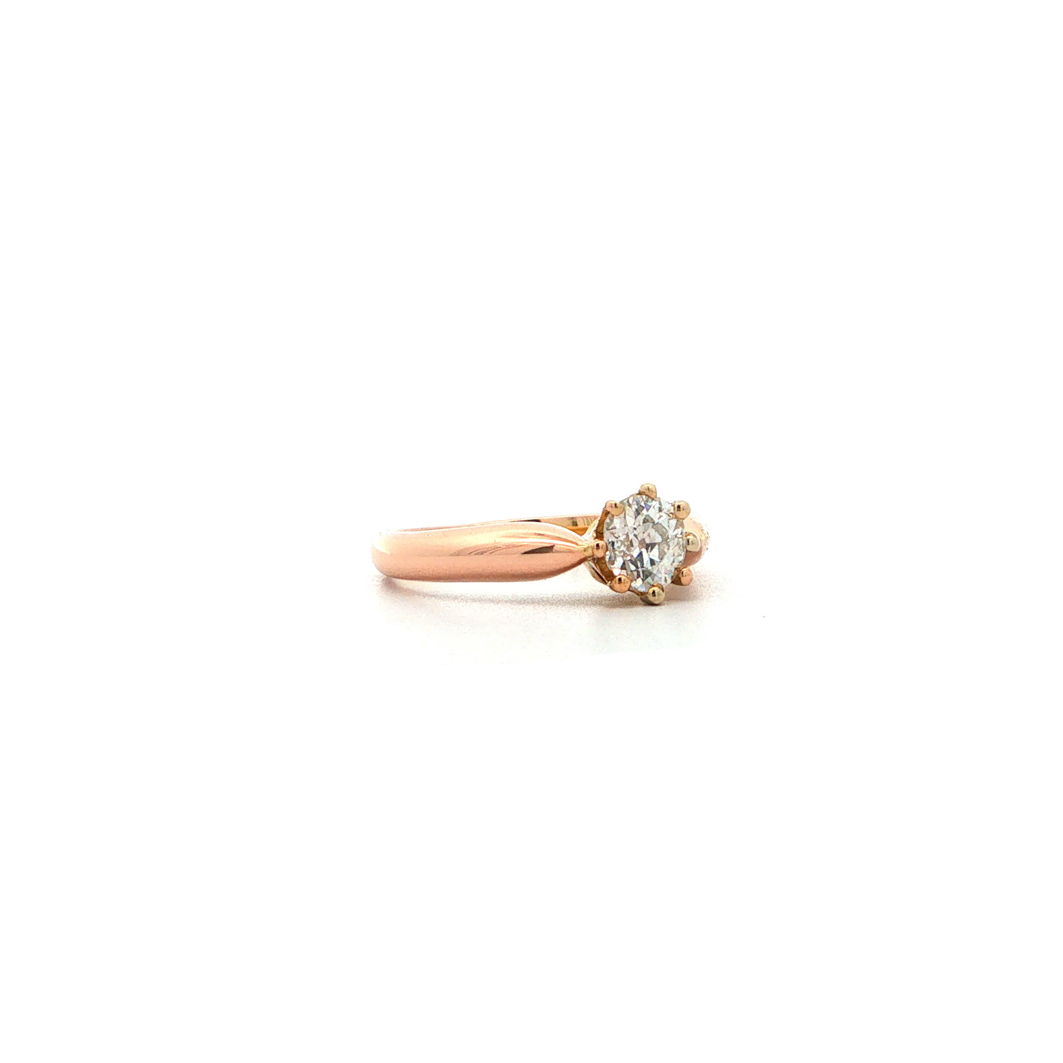 "Antique Spark" - Antiker Ring in 14kt Rosegold mit Diamant im Altschliff ca. 0,35ct - Juwelier Steiger