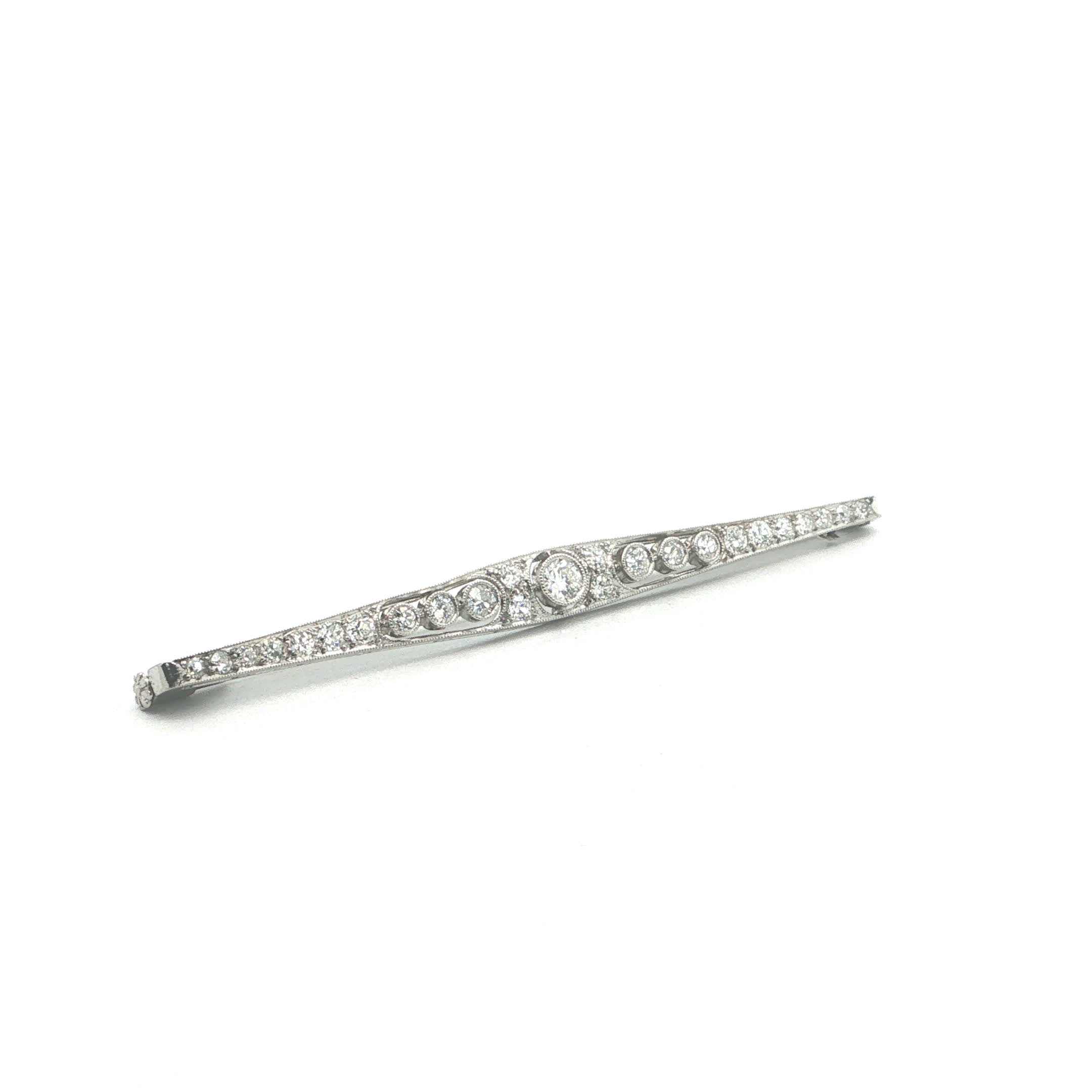 "Art Déco Line" - Antike Nadel des Art Déco mit Diamanten in 14kt Weißgold & Platin - Juwelier Steiger