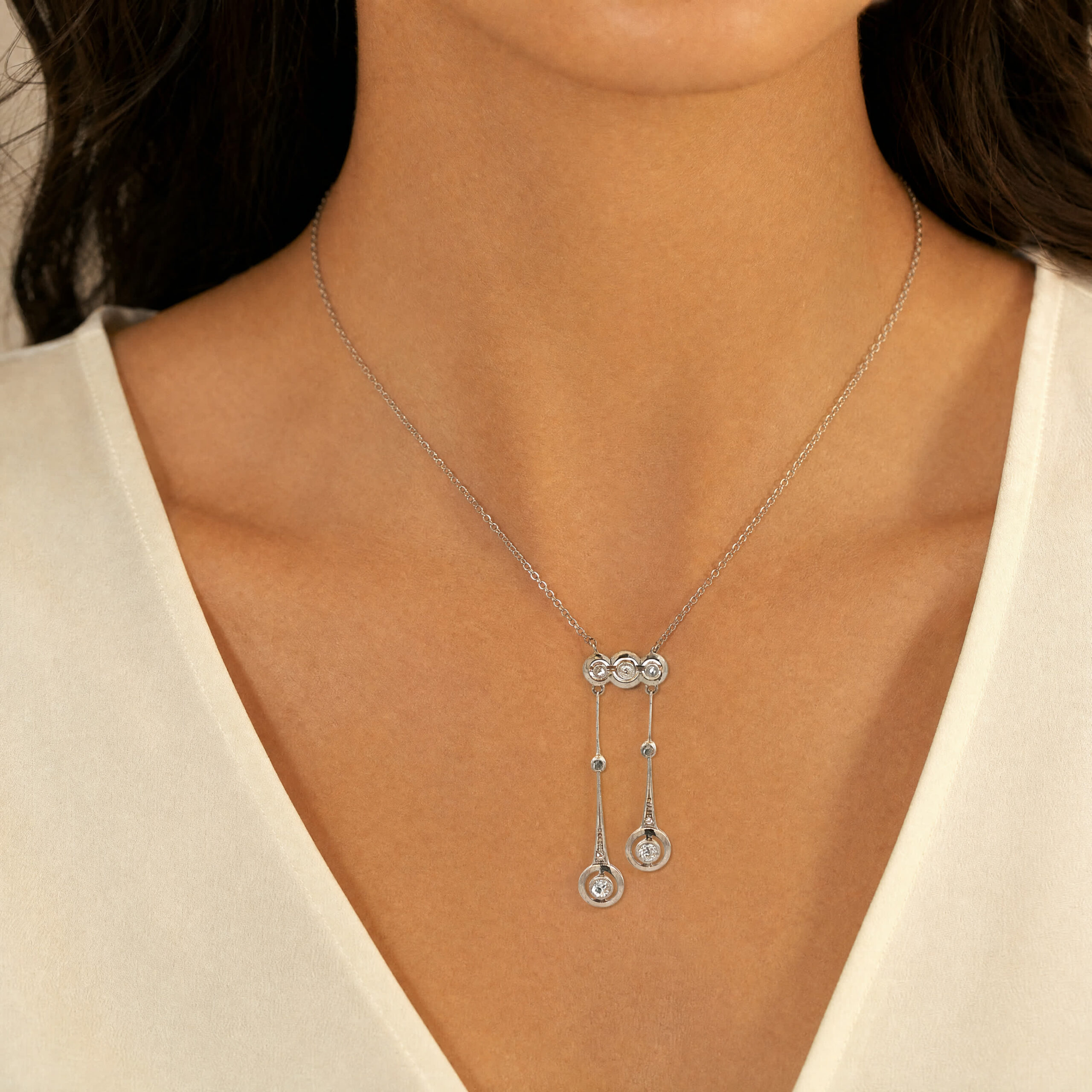 "Art Deco Times" - Antikes Collier Platin/Silber mit Diamanten - Juwelier Steiger