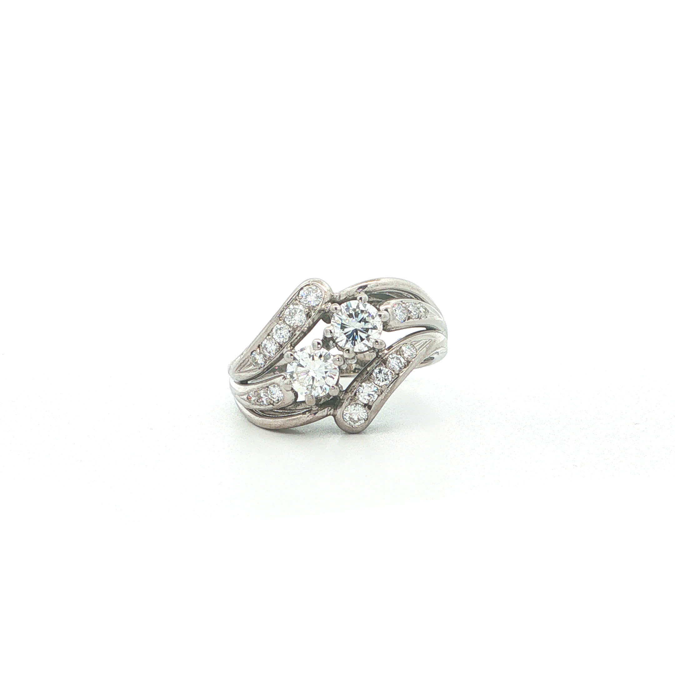"Back in Infinity" altschliff Vintage Ring in Platin mit Brillant - Juwelier Steiger