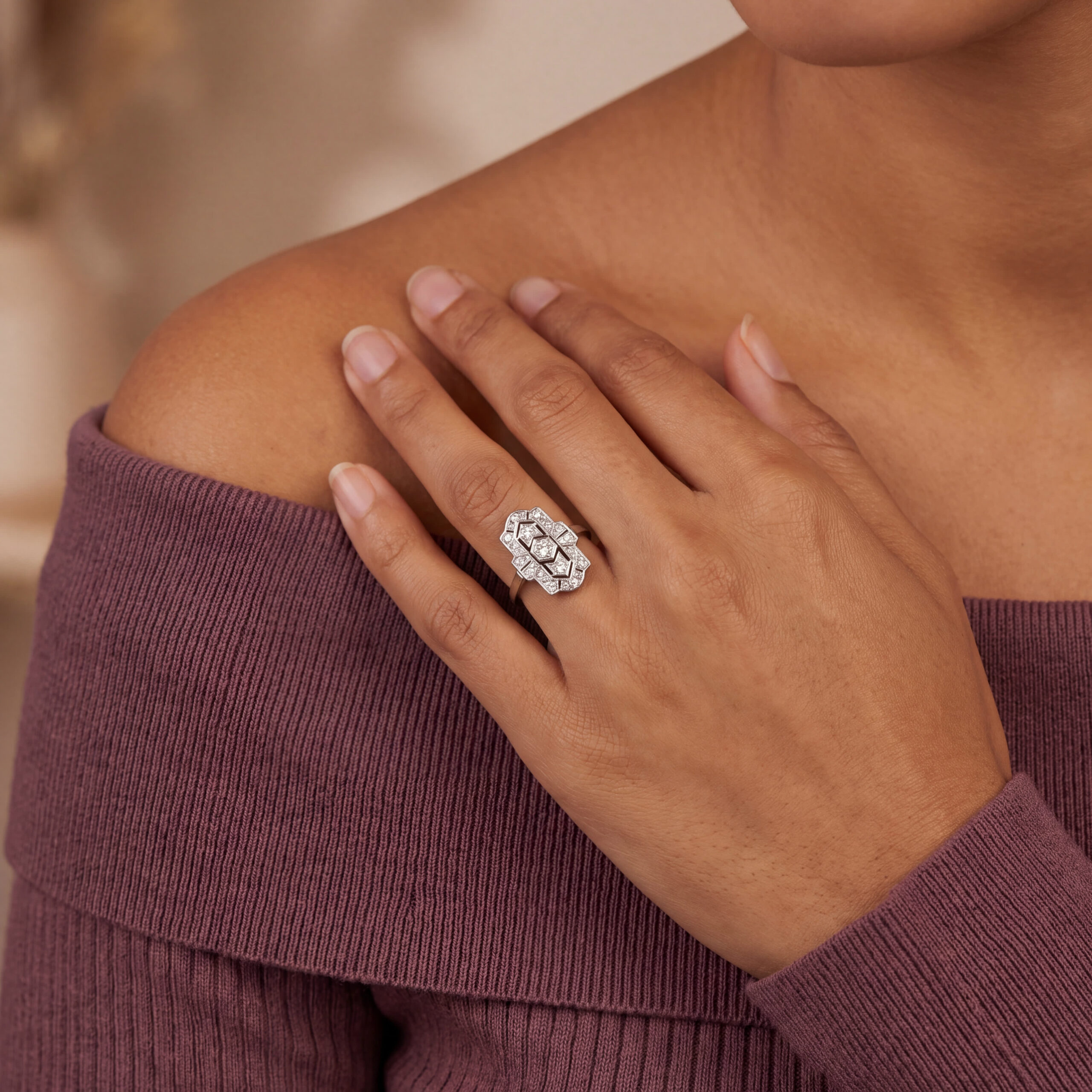 "Berlin Lights 1925" - Antiker Ring in 14kt Weißgold mit Diamanten - Juwelier Steiger