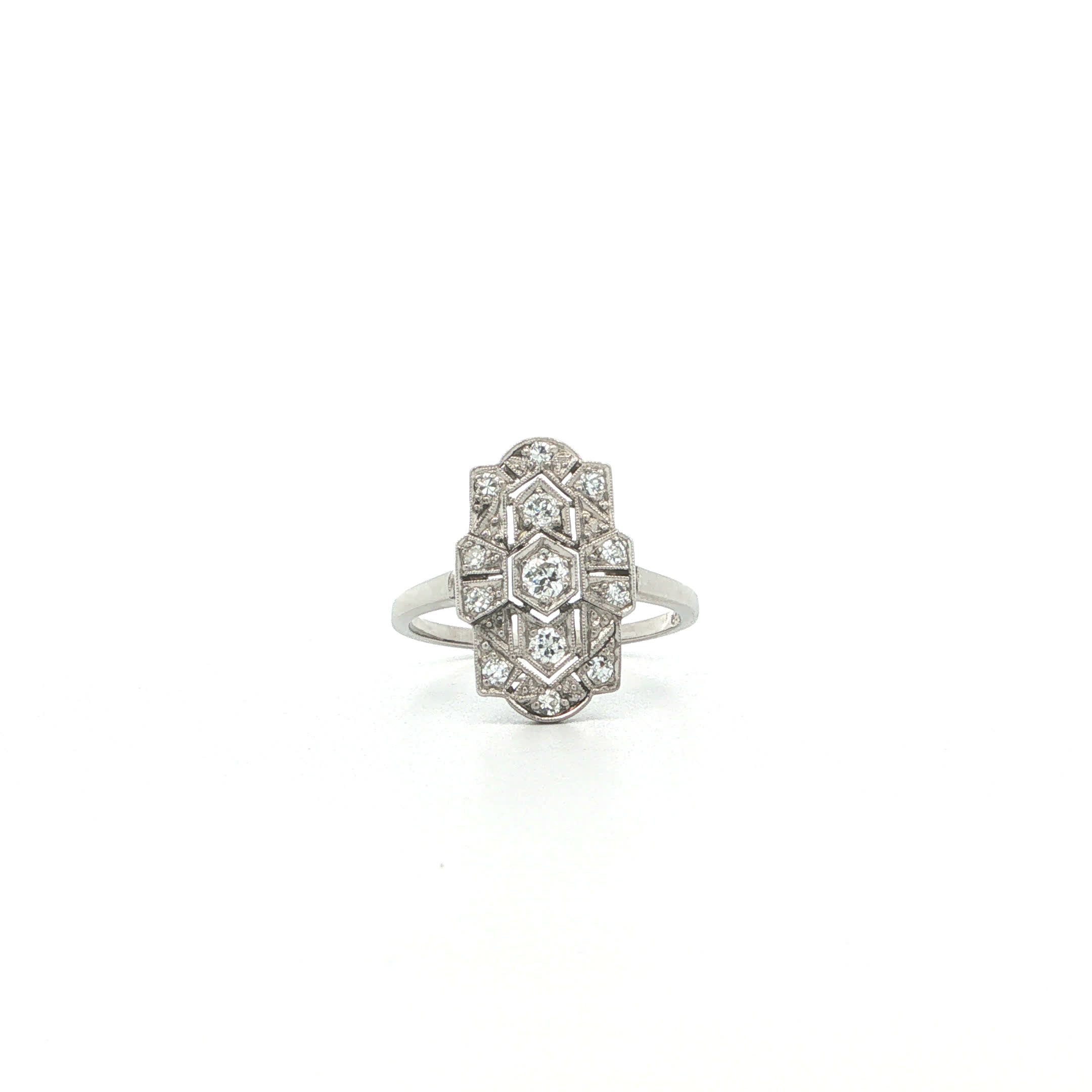 "Berlin Lights 1925" - Antiker Ring in 14kt Weißgold mit Diamanten - Juwelier Steiger