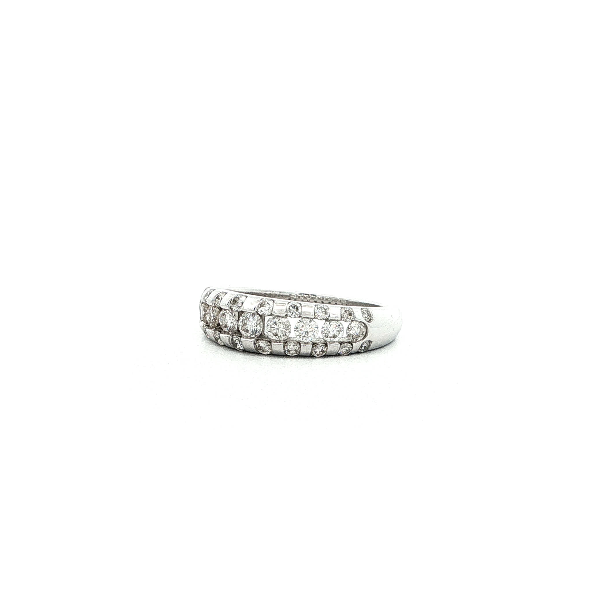 "Classic Day" Moderner Ring in 14 Karat Weißgold mit Brillanten - Juwelier Steiger