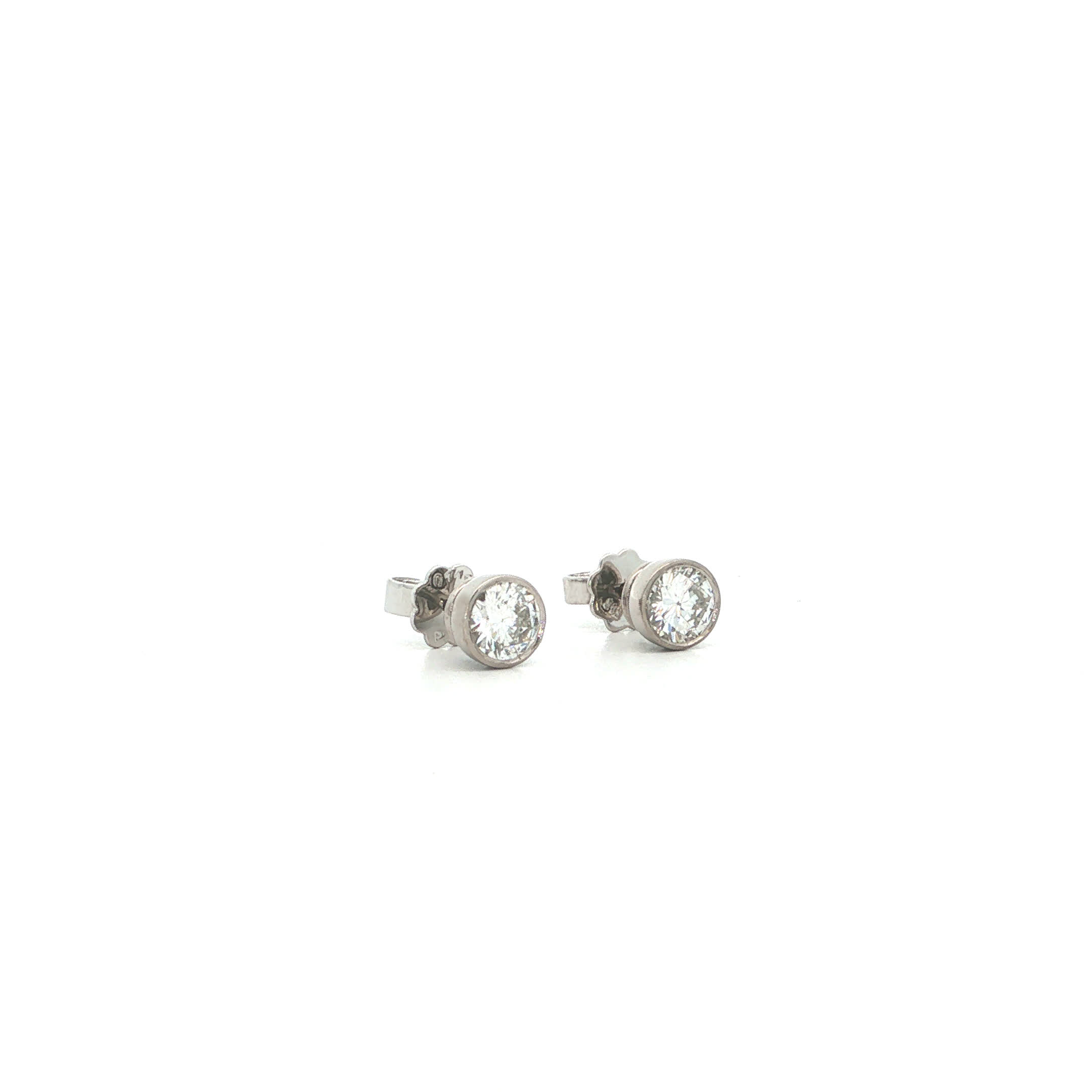 "Classic Sparkle" - Vintage Ohrstecker in Zargenfassung aus 18kt Weißgold mit Brillanten zus. ca. 1,0ct LC/E - Juwelier St...