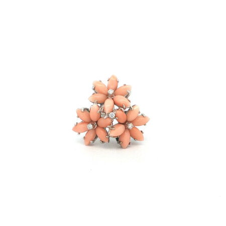 "Coral Blossom" - Vintage Ring in 18kt Weißgold mit Koralle & Diamanten - Juwelier Steiger
